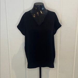 H&M Classic short sleeve | V-Neck | Black Blouse | Size Large (H&M 2)